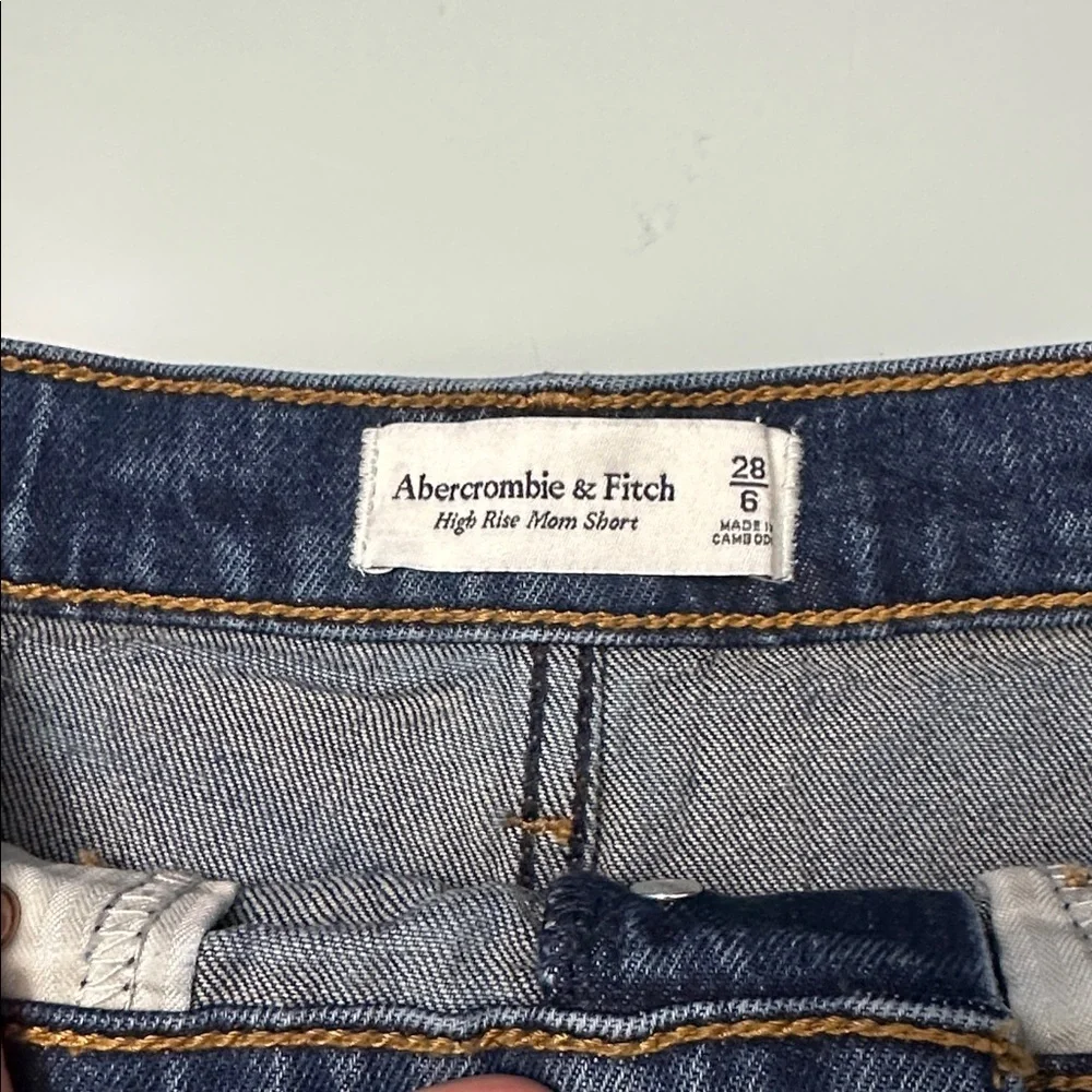 Abercrombie & Fitch High Rise Mom Short